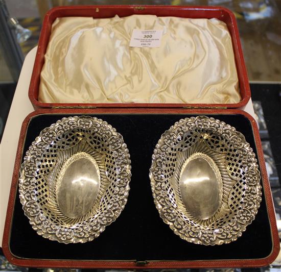 Cased pair of silver bon bon dishes